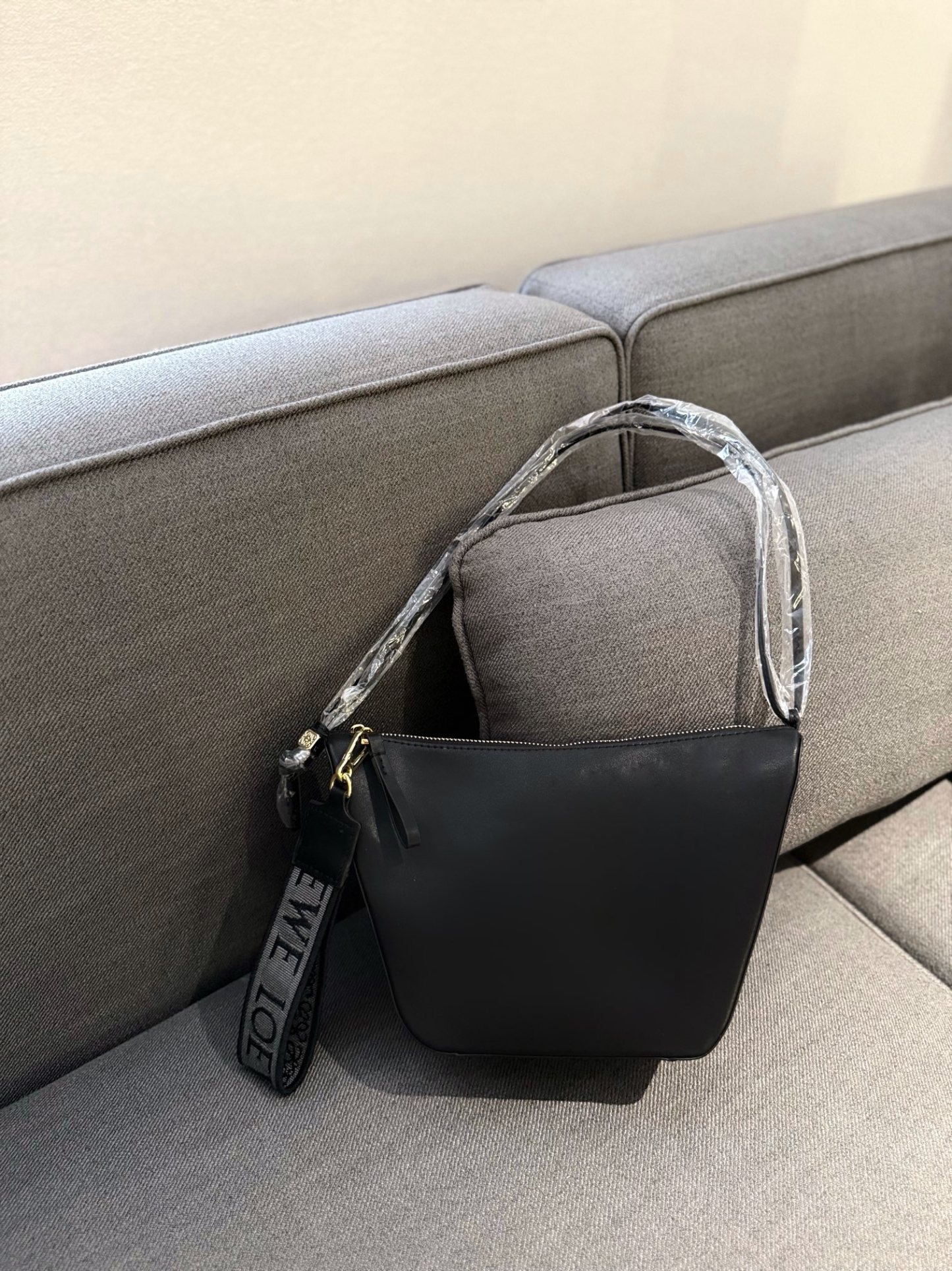 Hammock hobo in classic calfskin