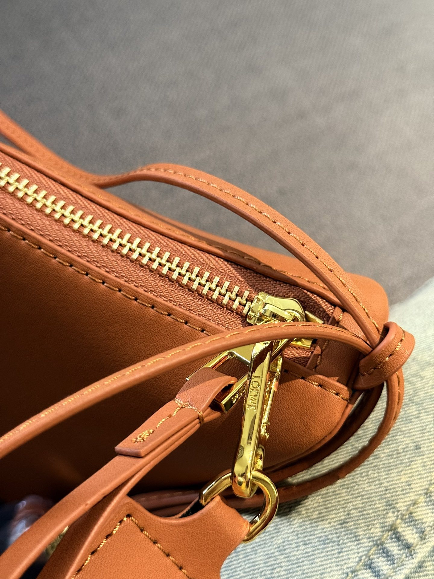 Hammock hobo in classic calfskin