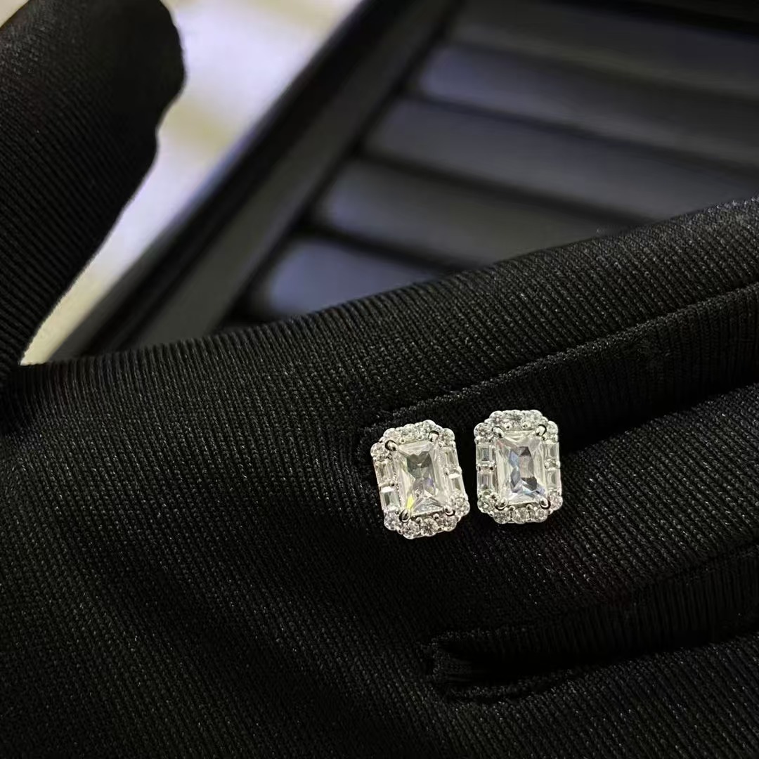 Vendôme Liseré Stud Earrings