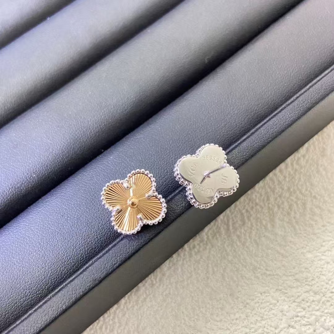 Magic Alhambra earrings