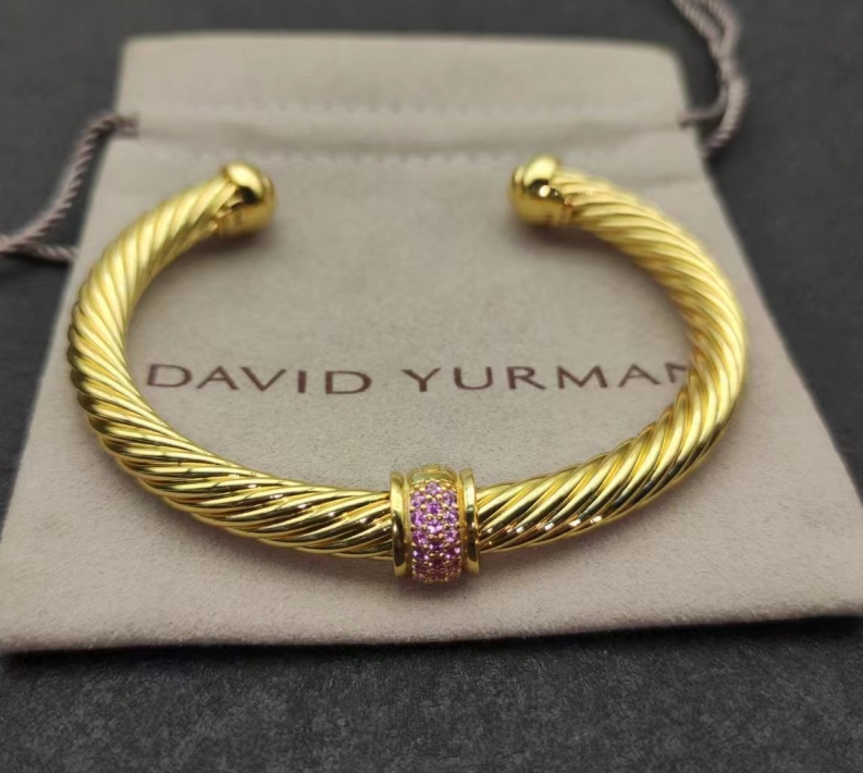 Classic Cable Station Bracelet 18K Yellow Gold and Pave Diamonds, 7mm