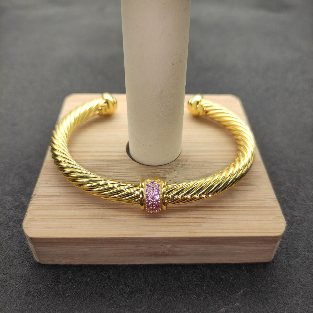 Classic Cable Station Bracelet 18K Yellow Gold and Pave Diamonds, 7mm