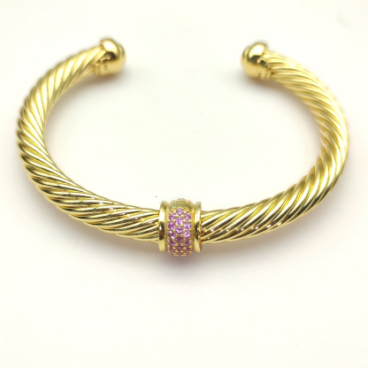 Classic Cable Station Bracelet 18K Yellow Gold and Pave Diamonds, 7mm