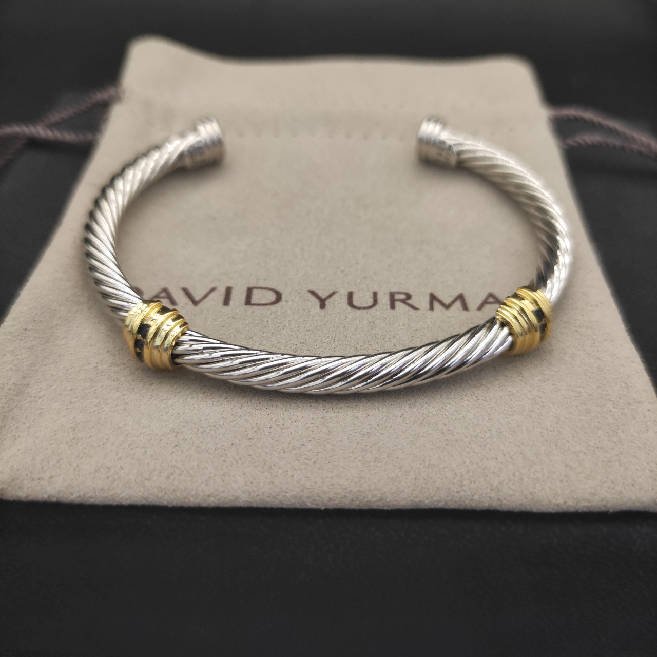 Dathtvid Yurthtman 5mm 18k Gold and Sterling Silver Diamond Station Cable Bracelet