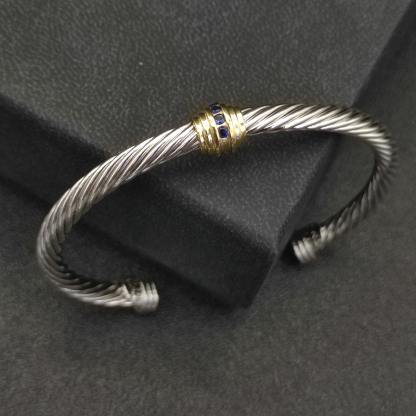 Dathtvid Yurthtman 5mm 18k Gold and Sterling Silver Diamond Station Cable Bracelet