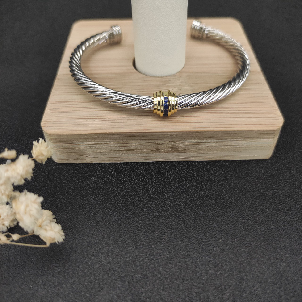 Dathtvid Yurthtman 5mm 18k Gold and Sterling Silver Diamond Station Cable Bracelet