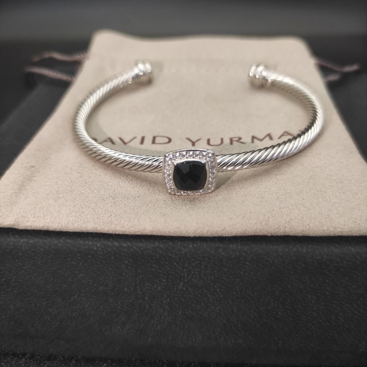 Dathtvid Yurthtman  Sterling Silver Diamond And Black Onyx 4mm Noblesse Cable Bracelet