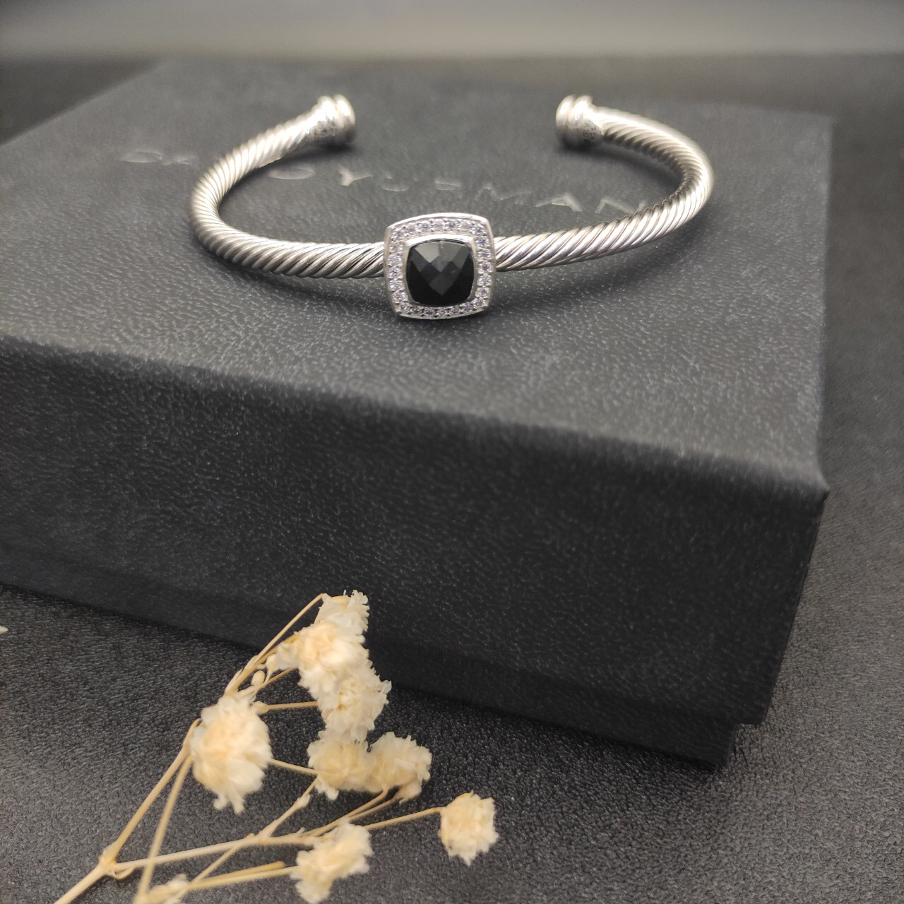 Dathtvid Yurthtman  Sterling Silver Diamond And Black Onyx 4mm Noblesse Cable Bracelet