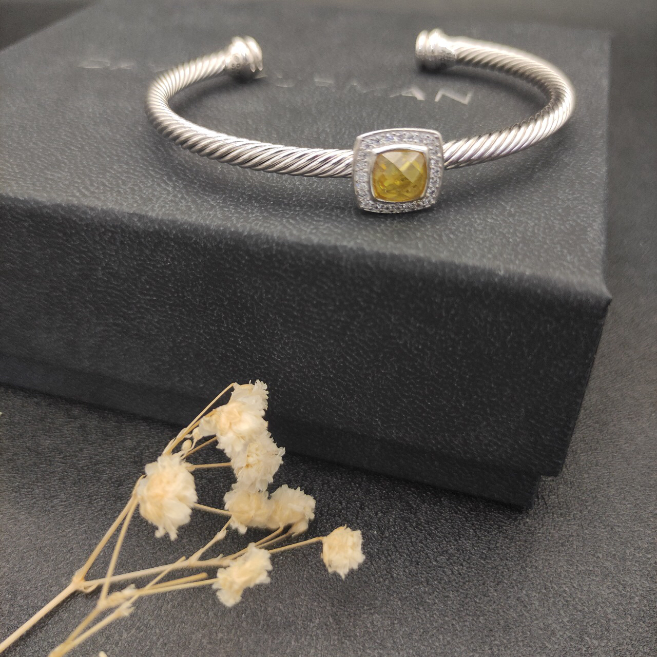 Dathtvid Yurthtman  Sterling Silver Diamond And Citrine 4mm Noblesse Cable Bracelet