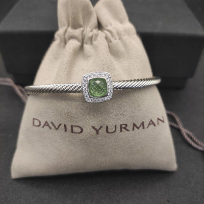 Dathtvid Yurthtman  Sterling Silver Diamond and Peridot 4mm Noblesse Cable Bracelet