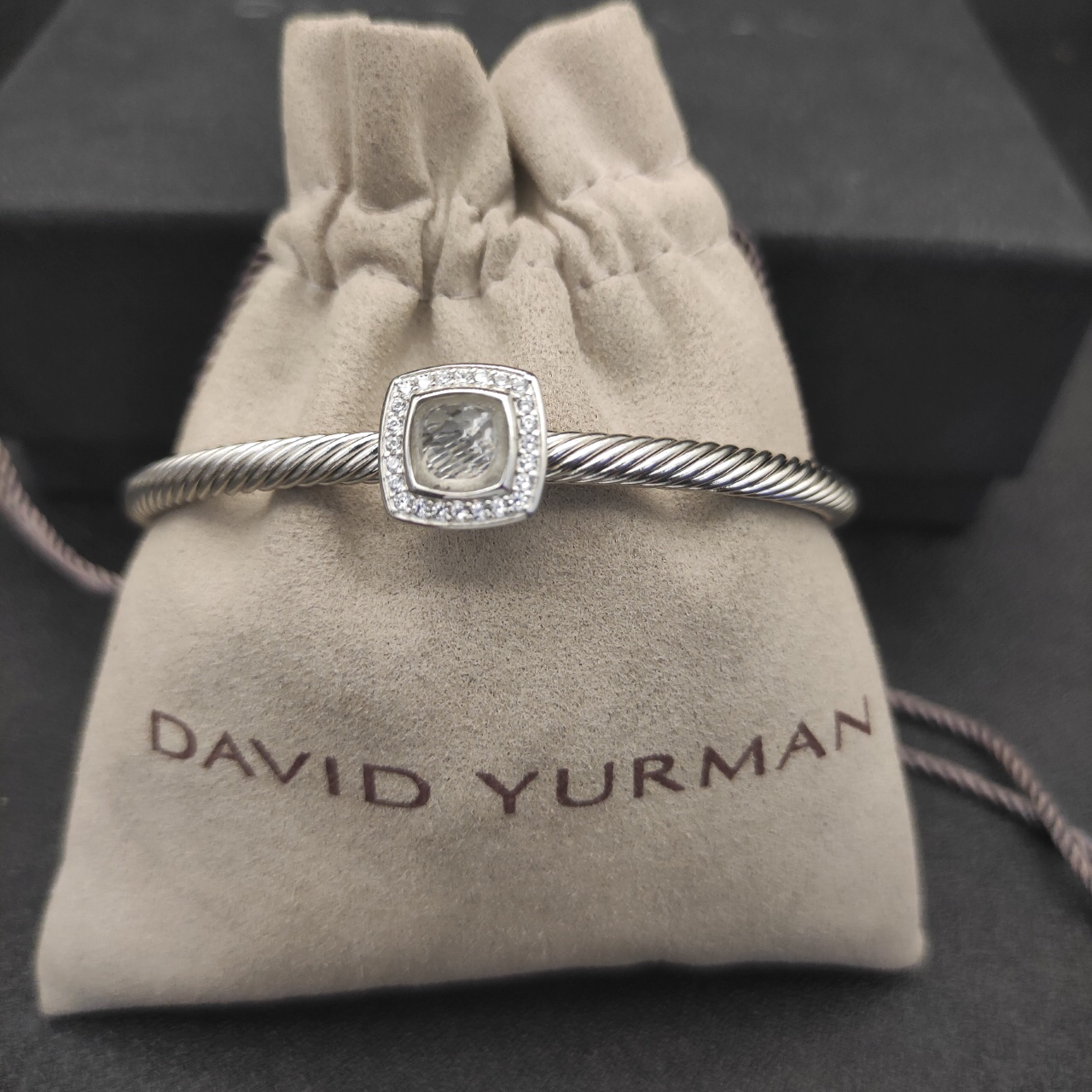 Dathtvid Yurthtman  Sterling Silver Diamond and White crystal 4mm Noblesse Cable Bracelet