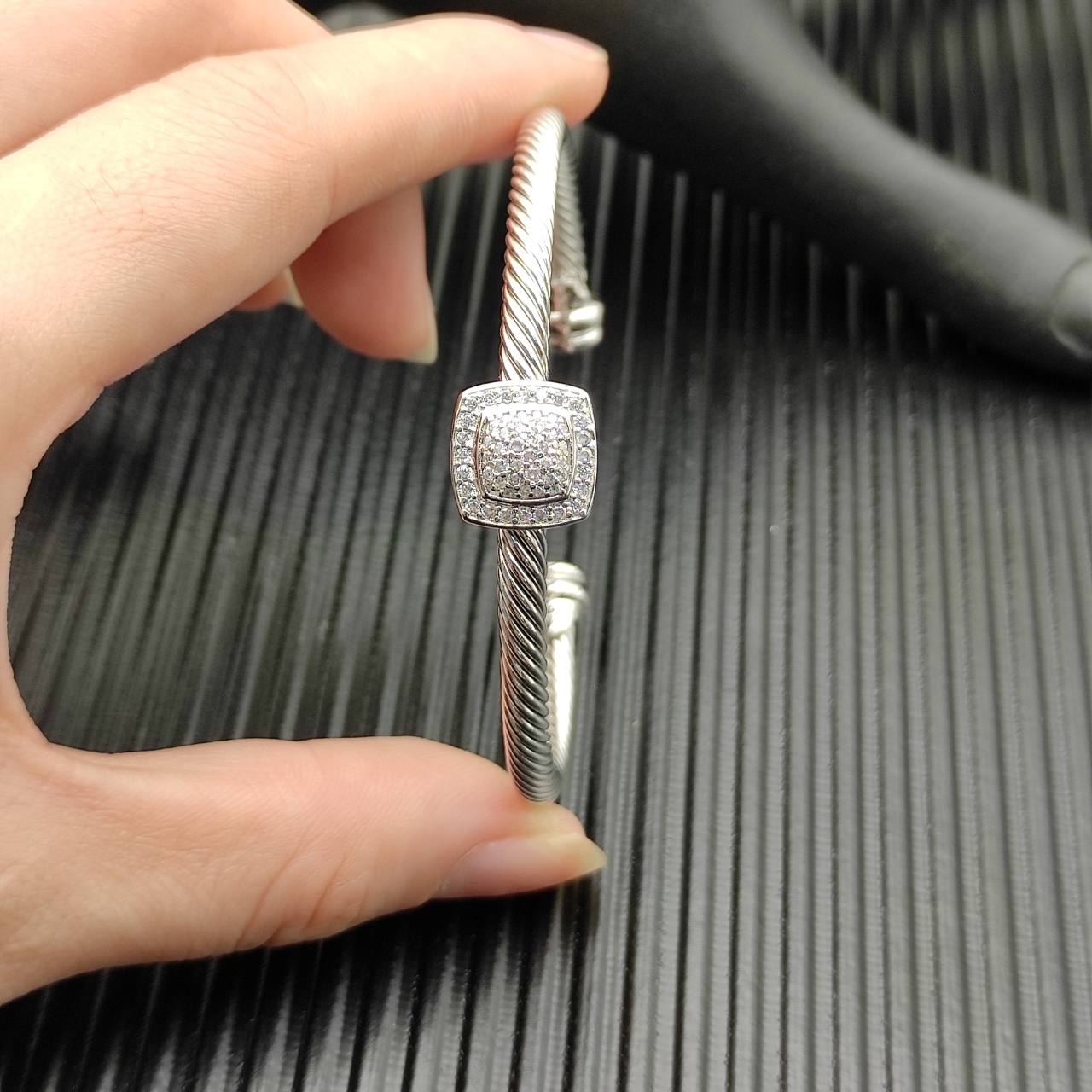 Dathtvid Yurthtman  Sterling Silver Diamond 4mm Noblesse Cable Bracelet