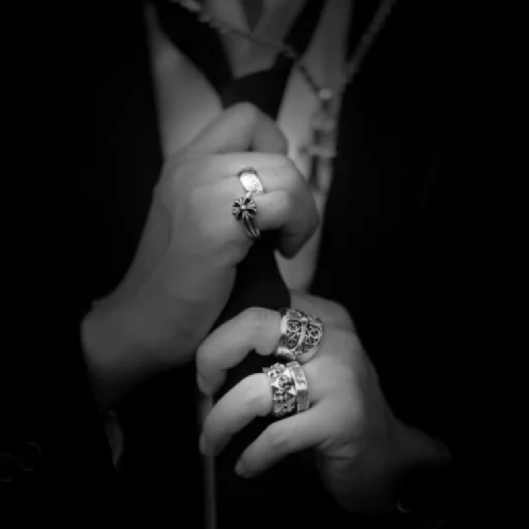 CH PLUS PENTAGON RING