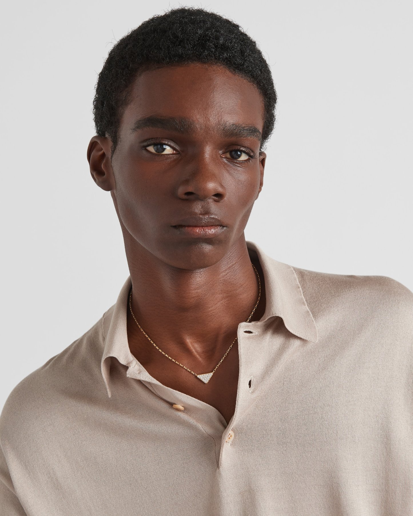 Eternal Gold Eternal mini triangle pendant necklace in yellow gold and diamonds