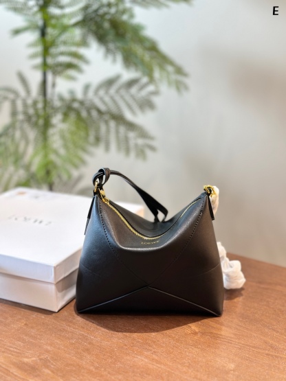 Puzzle Fold pouch in shiny nappa calfskin  Z7