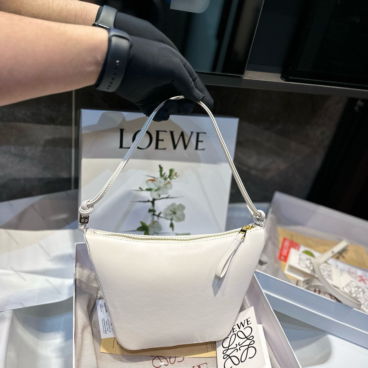 Hammock hobo in classic calfskin