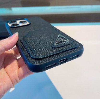 Crossgrain card pocket phone case