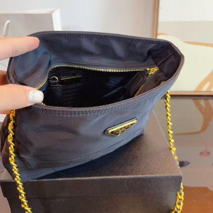 *Re-Edition 1995 Chaîne Re-Nylon tote bag