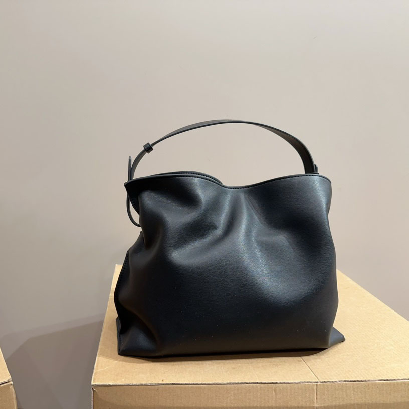 Flamenco clutch in nappa calfskin