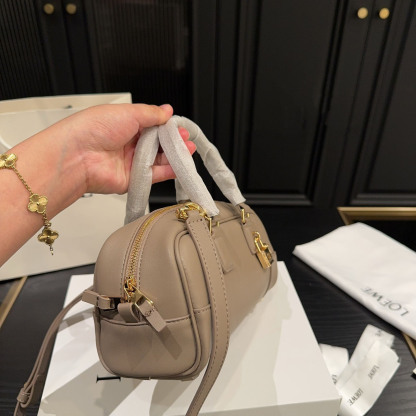 Amazona 23 Cropped bag in nappa calfskin