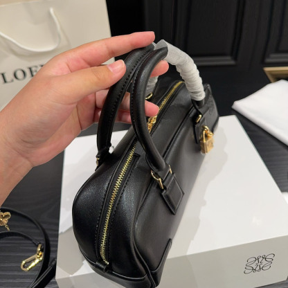 Amazona 23 Cropped bag in nappa calfskin