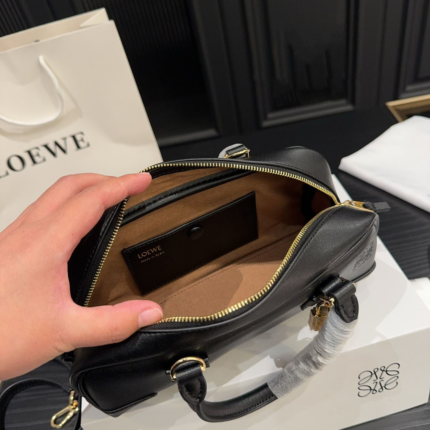 Amazona 23 Cropped bag in nappa calfskin