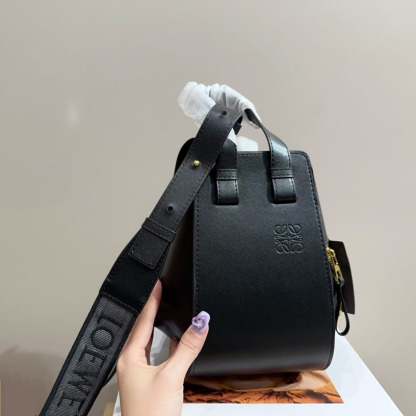 Hammock bag in soft grained calfskin