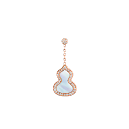 Small Wulu earring in 18K rose gold with diamonds and mother of pearl