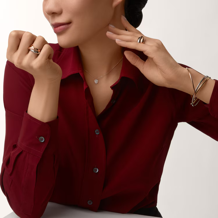 Trinity pendant, 1 diamond, paved