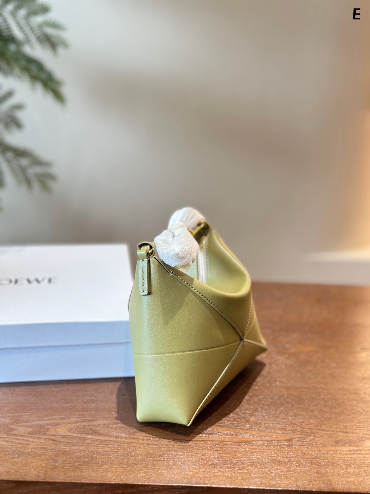 Puzzle Fold pouch in shiny nappa calfskin  Z7