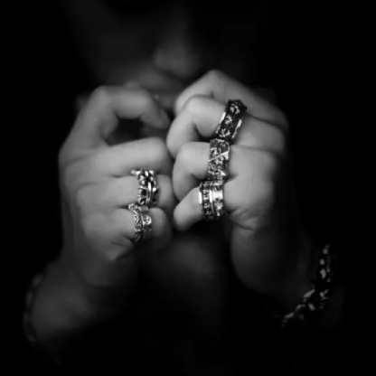 CH PLUS PENTAGON RING