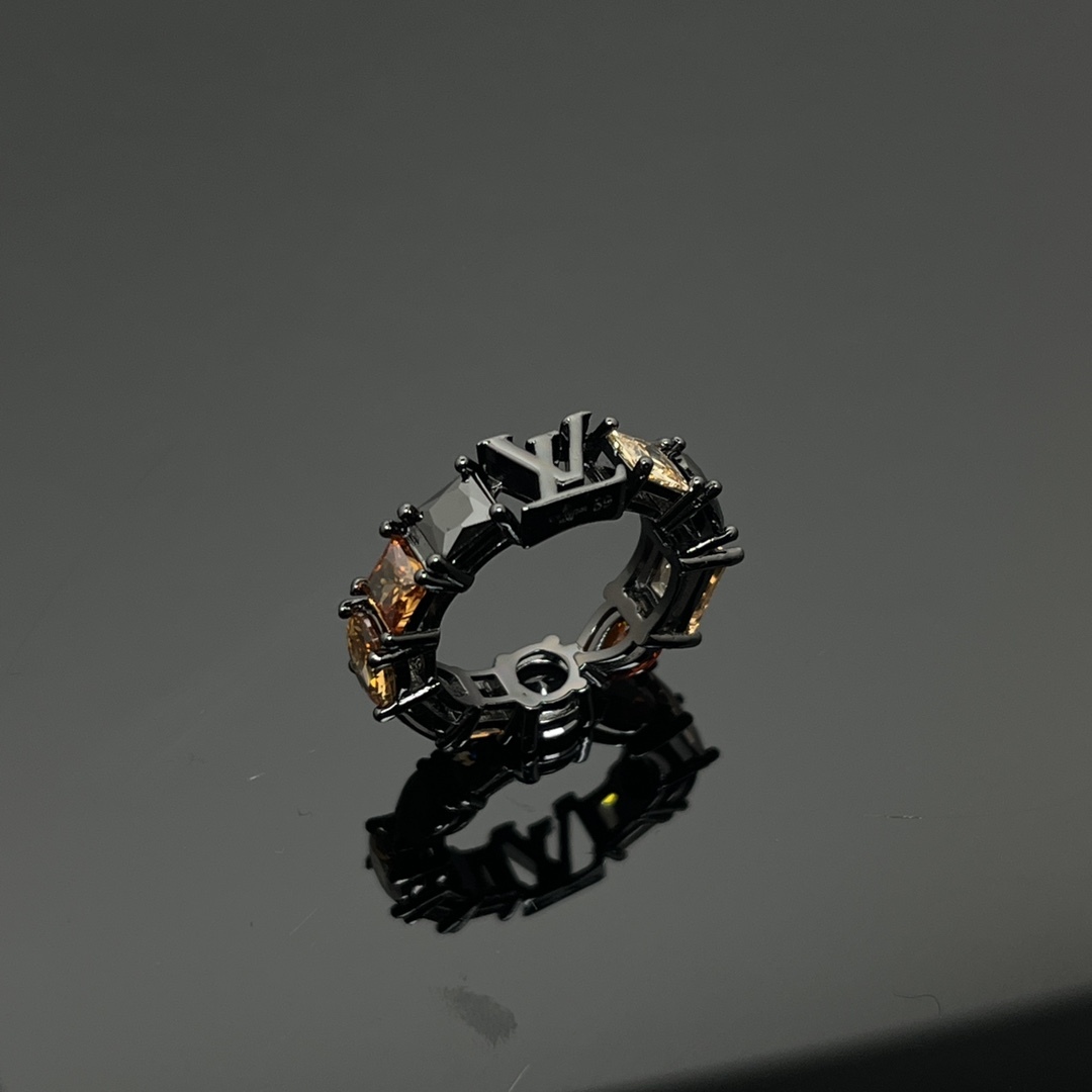 Light Ring  2,500 AED