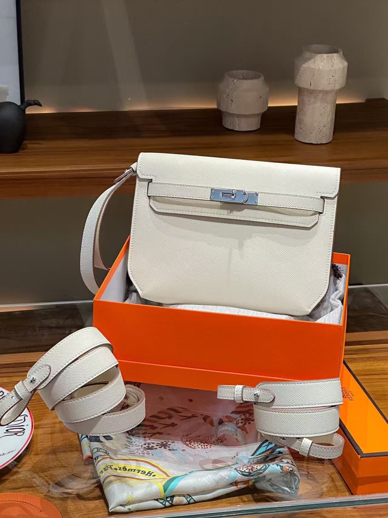 Kelly depeches 25 pouch with original box