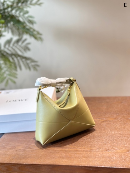 Puzzle Fold pouch in shiny nappa calfskin  Z7