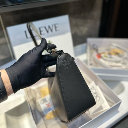 Hammock hobo in classic calfskin