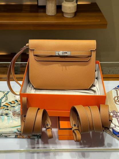 Kelly depeches 25 pouch with original box