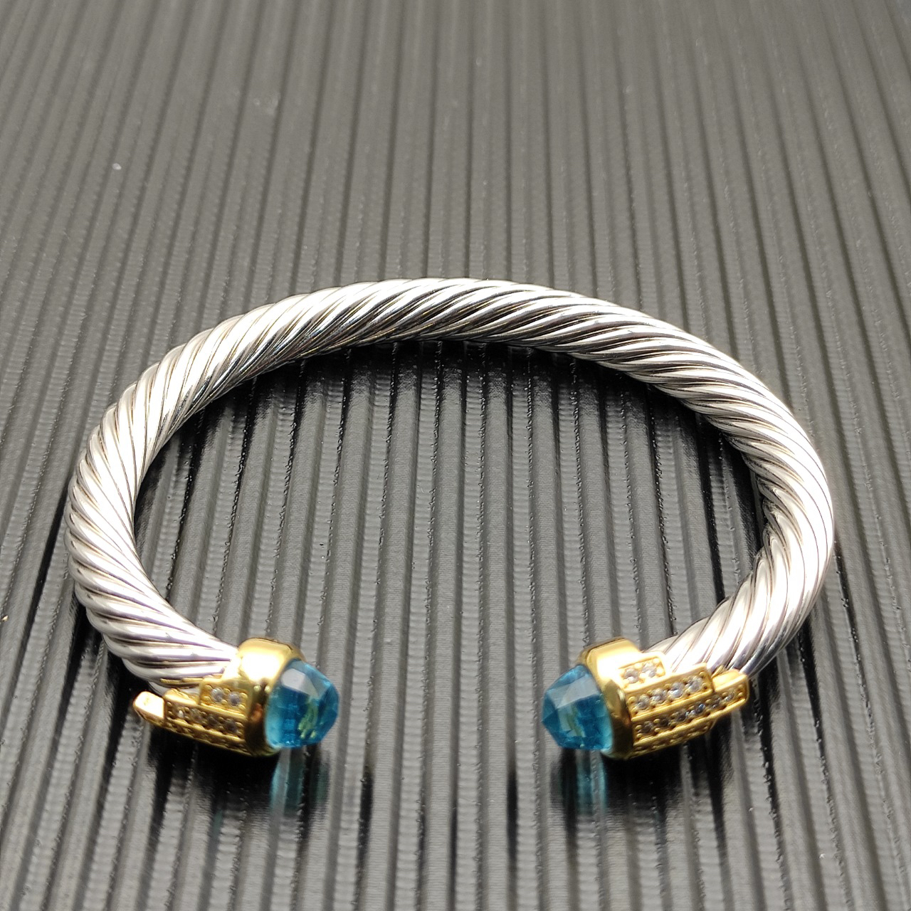 7mm Cable Bracelet with Blue & Diamond Accents – Gold Cap