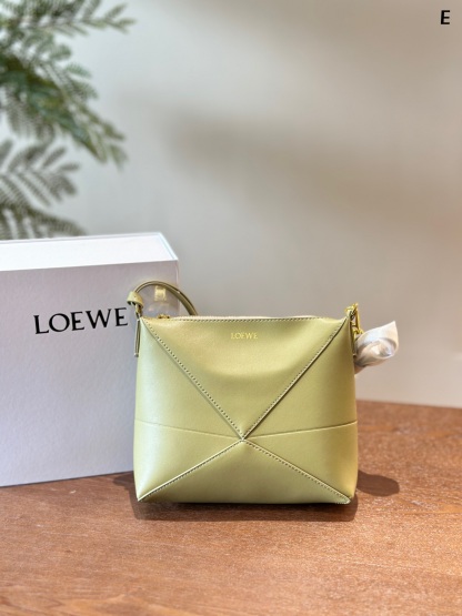 Puzzle Fold pouch in shiny nappa calfskin  Z7