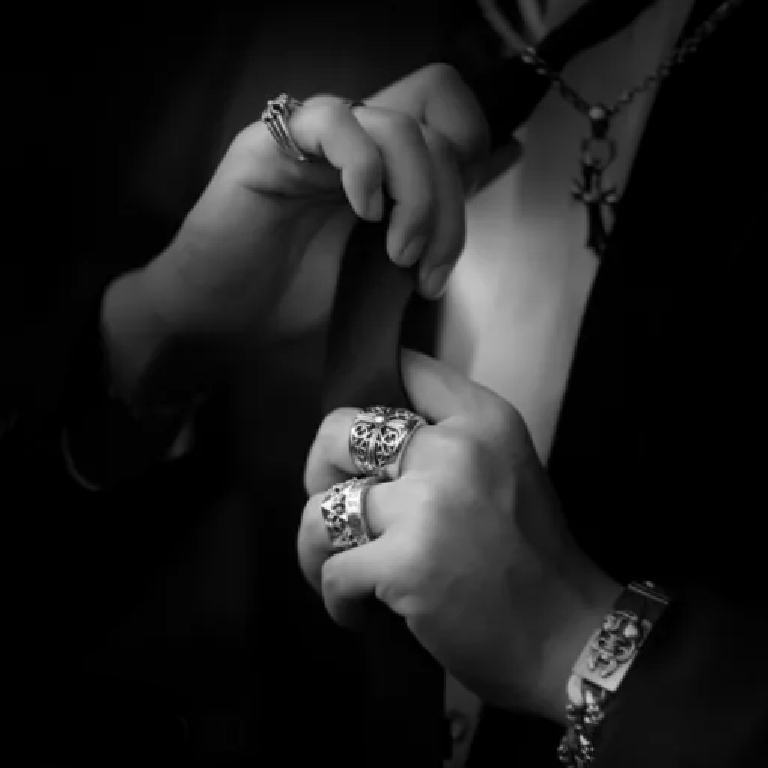 CH PLUS PENTAGON RING