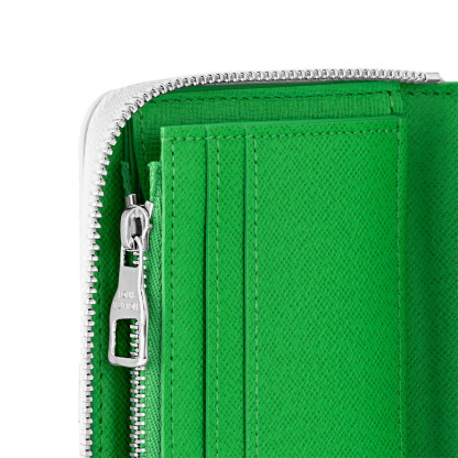 Zippy Vertical Wallet M82590