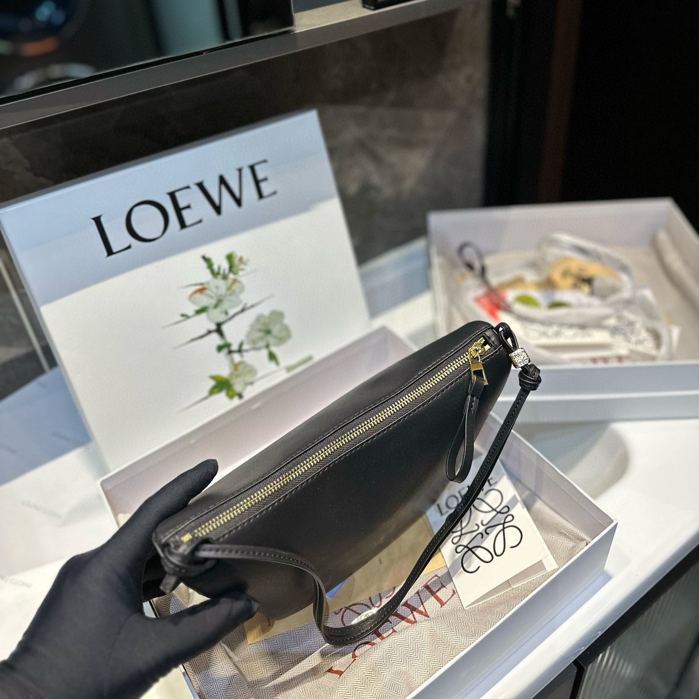 Hammock hobo in classic calfskin