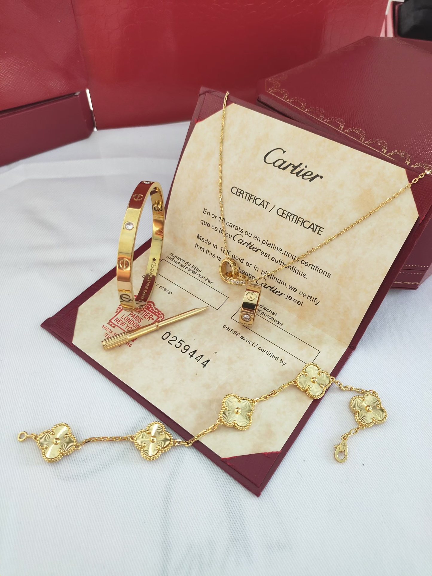 LOVE BRACELET, 4 DIAMONDS + LOVE RING, 3 DIAMONDS + LOVE NECKLACE, DIAMONDS + VINTAGE ALHAMBRA BRACELET, 5 MOTIFS