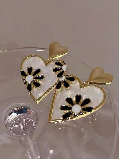 French Style Personality Small Daisy & Heart Shaped Earrings