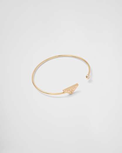 Eternal Gold bangle bracelet in yellow gold with diamond