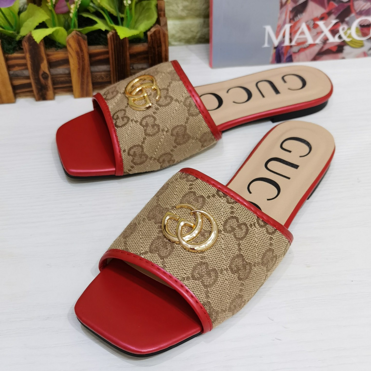 dlmLM002890A1 sandal