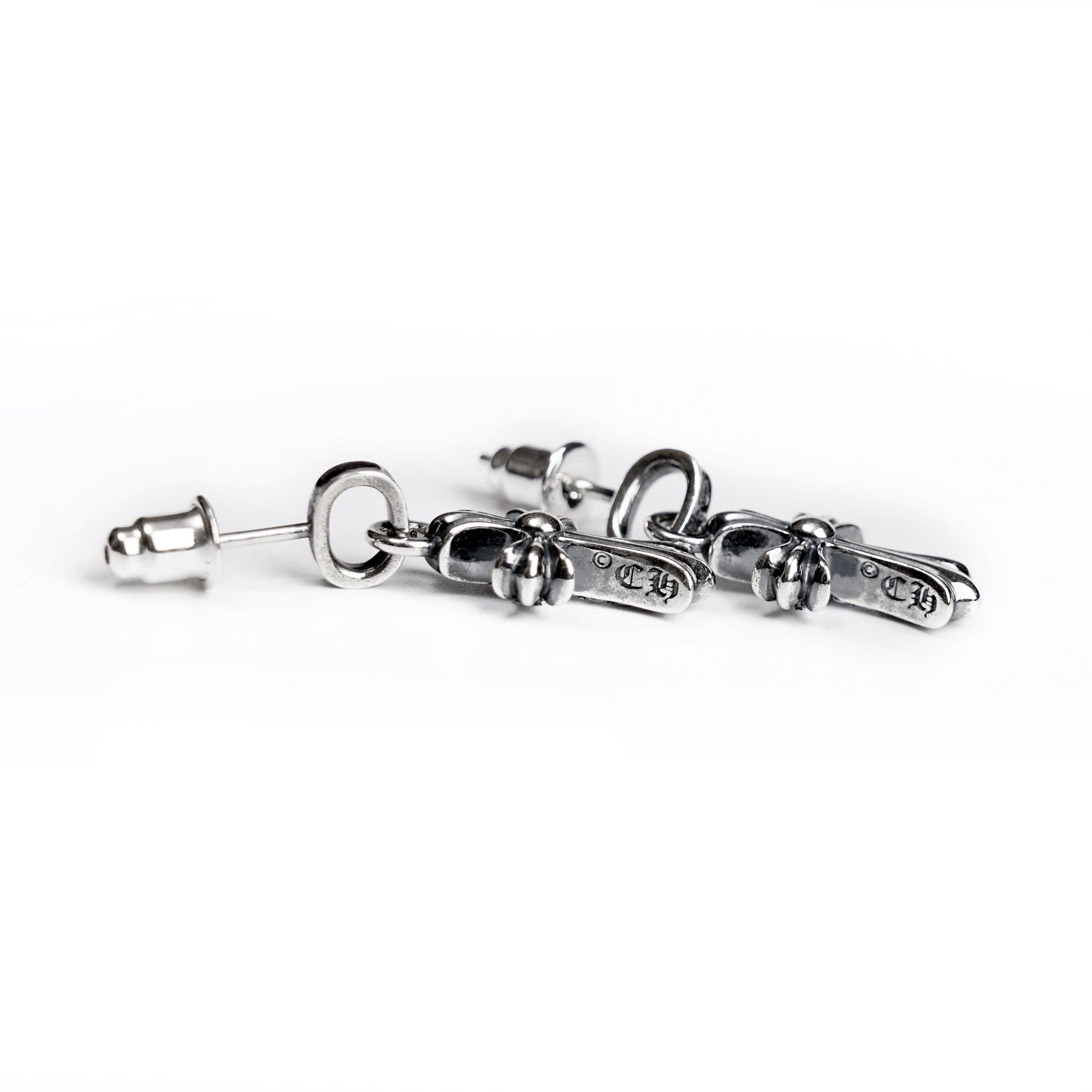 CH CROSS BABY FAT STUD EARRINGS WITH PAVÉ DIAMOND AND PAVÉ DIAMOND CUFF