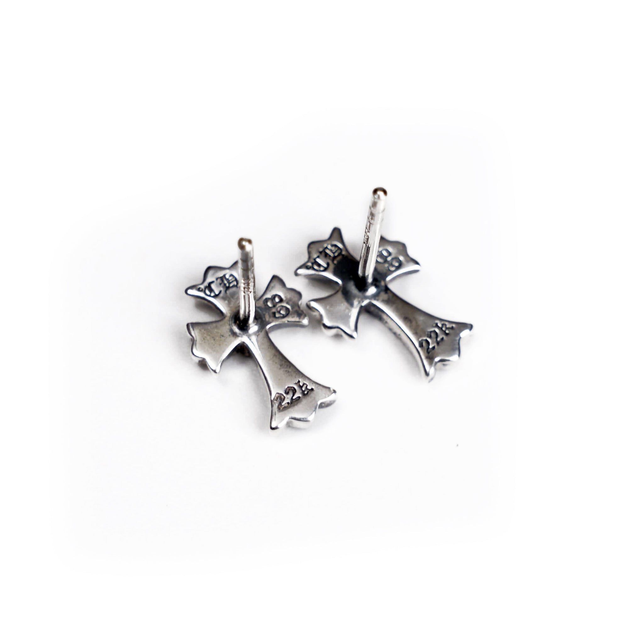 CH CROSS BABY FAT STUD PIERCE WITH PAVE DIAMOND