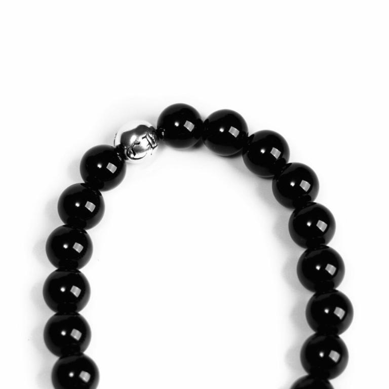 ONYX BEAD BRACELET 8MM (4 SILVER BEADS)