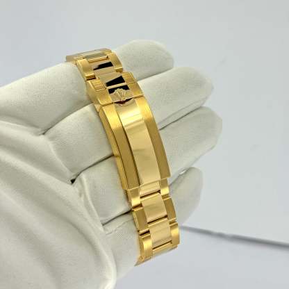 Submariner Date, 18k Yellow Gold, 41mm, Ref# 126618lb-0002