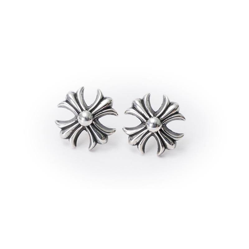 CROSS CUT OUT STUD EARRING